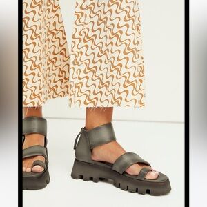 Free People Maddox Lug Sole Sandal size 38 NWT
